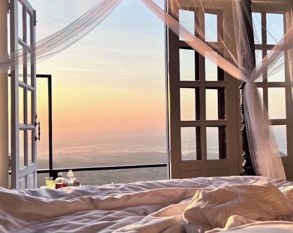 4000Dao-A Hilltop Hideaway Experience Signature Suite, Hot Tub, Mountain View 16