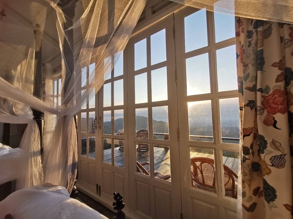 4000Dao-A Hilltop Hideaway Experience Executive Suite, Hot Tub, Mountain View 2