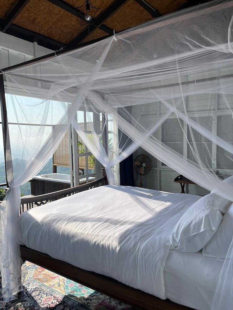 4000Dao-A Hilltop Hideaway Experience Panoramic Suite, Hot Tub, Mountain View 3