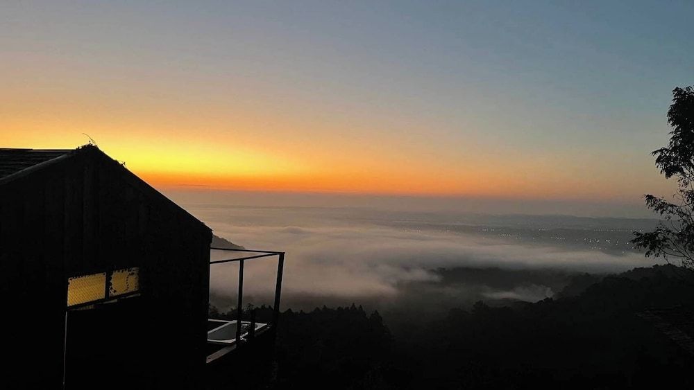 4000Dao-A Hilltop Hideaway Experience Executive Suite, Hot Tub, Mountain View 10