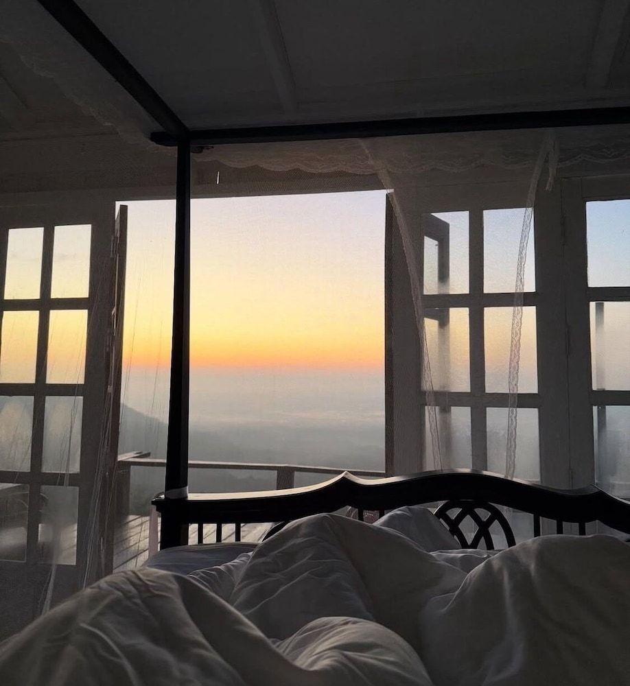 4000Dao-A Hilltop Hideaway Experience Executive Suite, Hot Tub, Mountain View 6