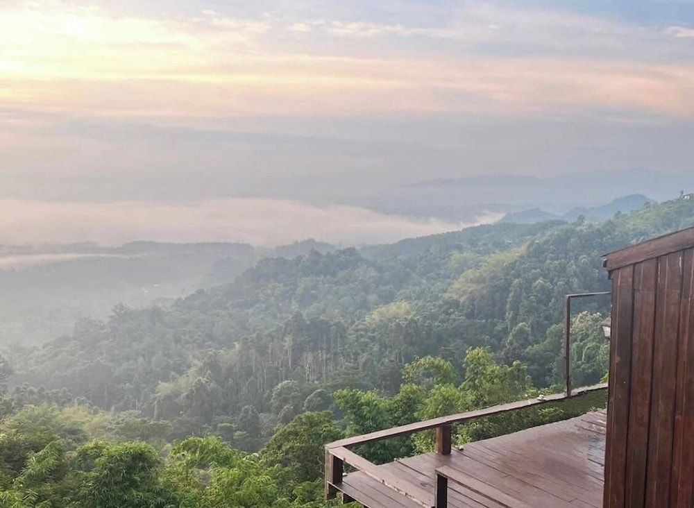 4000Dao-A Hilltop Hideaway Experience Panoramic Suite, Hot Tub, Mountain View 2