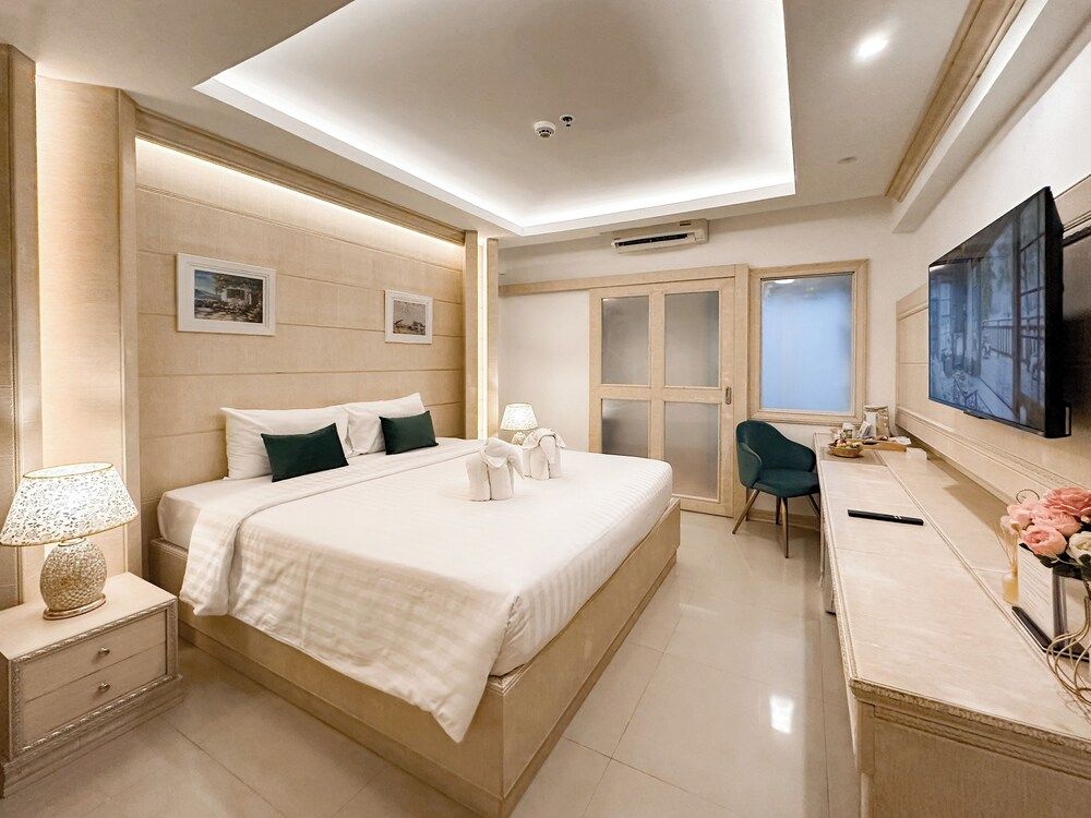 Golden Empire Suvarnabhumi Hotel Superior Double Room 4