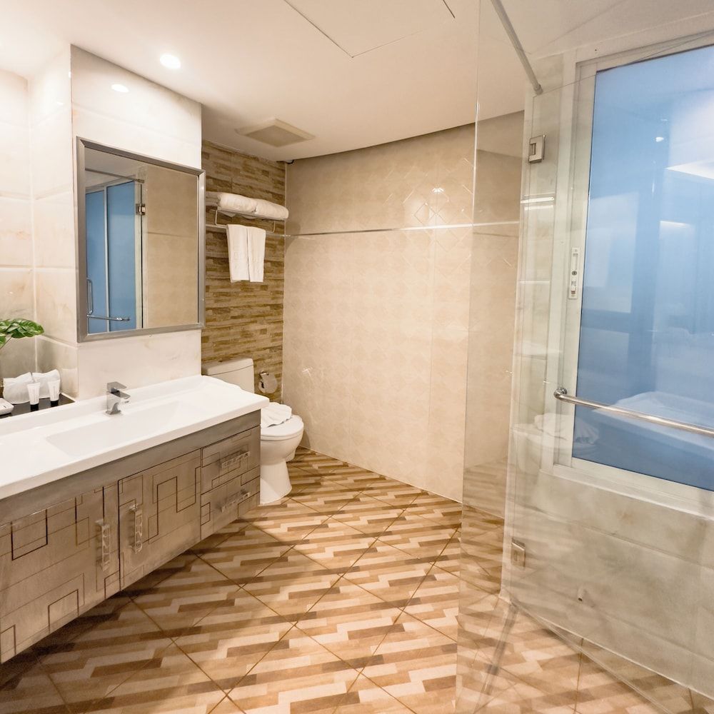 Golden Empire Suvarnabhumi Hotel Superior Twin Room 4