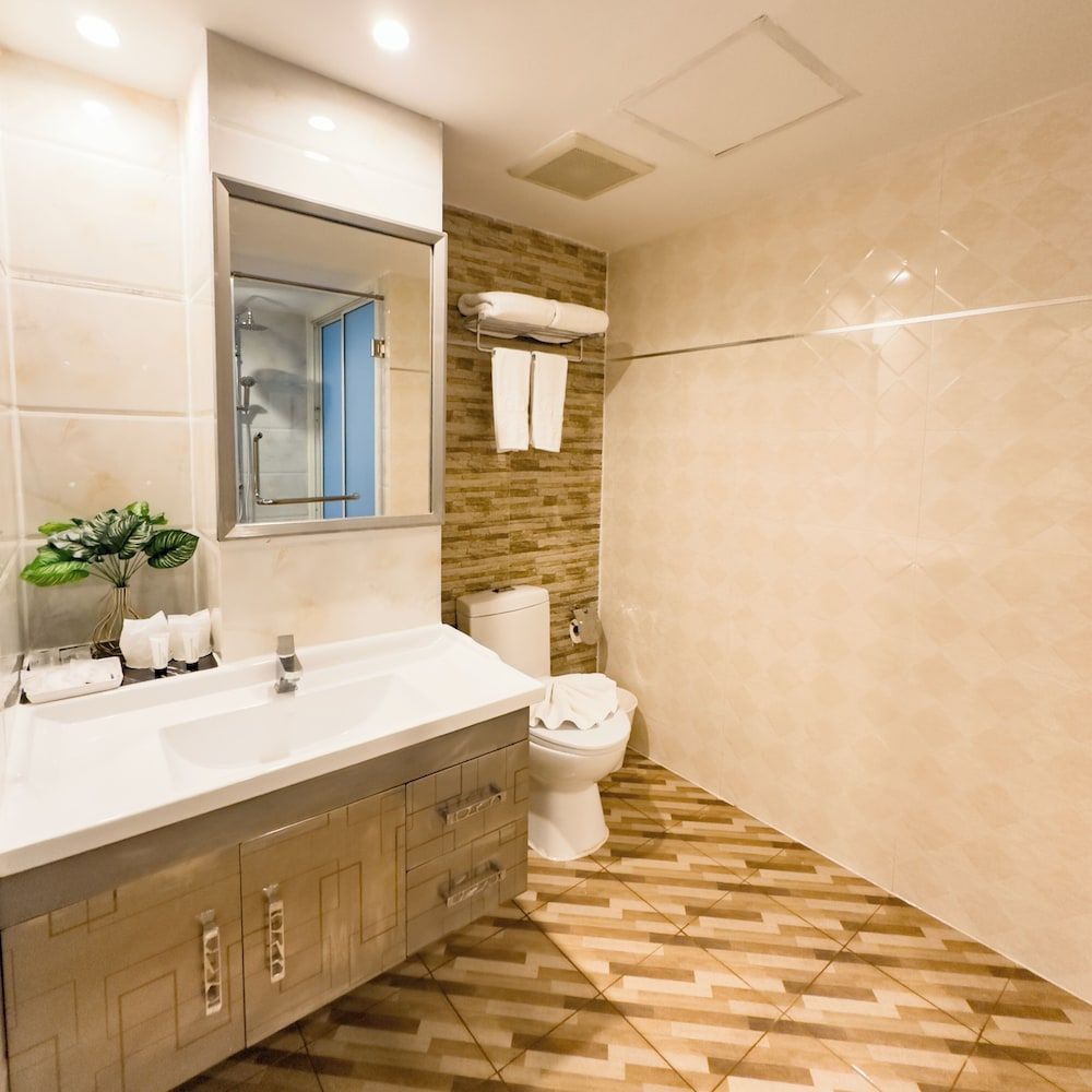 Golden Empire Suvarnabhumi Hotel Superior Double Room 5