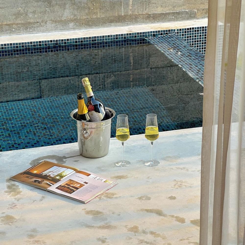 DEMI III Demi the third Moon 16