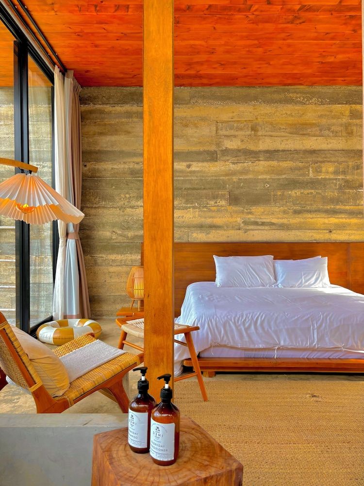 DEMI III Demi the third Sun 6