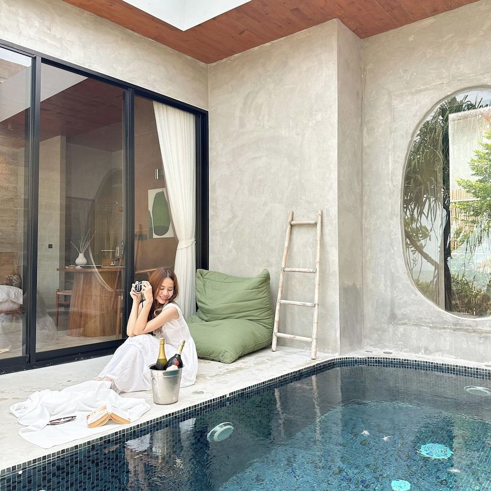 DEMI III Demi the third Moon 12