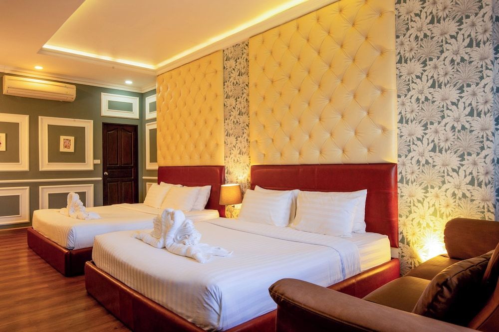 Samprasob Resort Double Deluxe Room Pool View 2