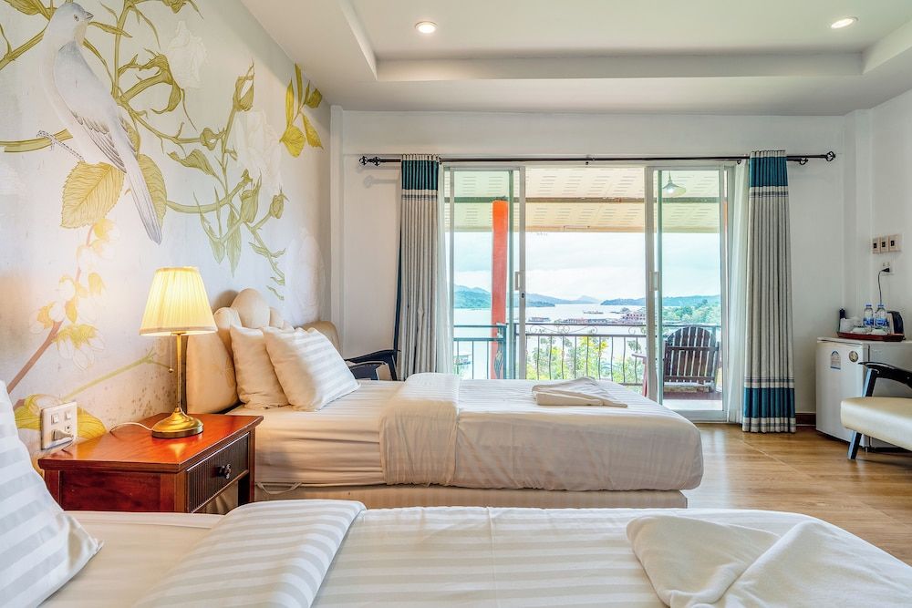 Grand Deluxe Twin Room