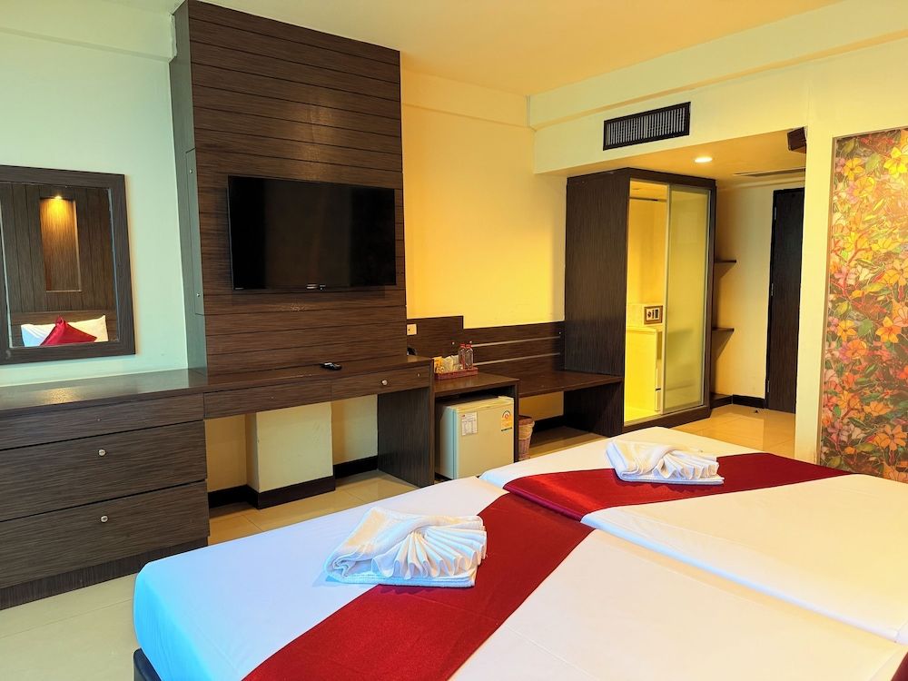 Suncity Hotel Pattaya Superior Twin Room 6