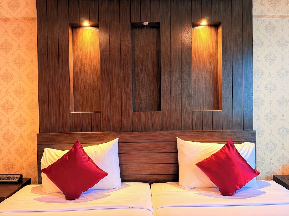 Suncity Hotel Pattaya Superior Twin Room 9