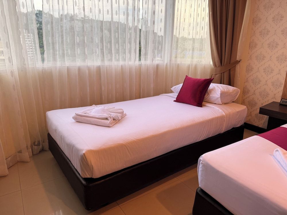 Suncity Hotel Pattaya Triple Room 2