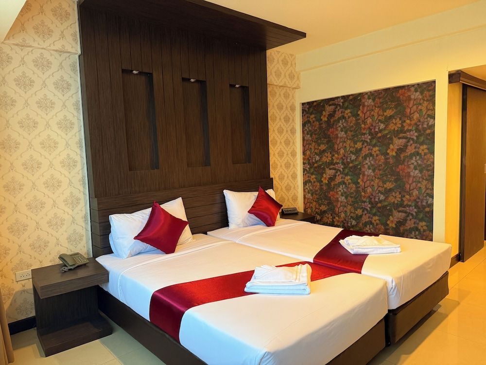 Suncity Hotel Pattaya Triple Room 3