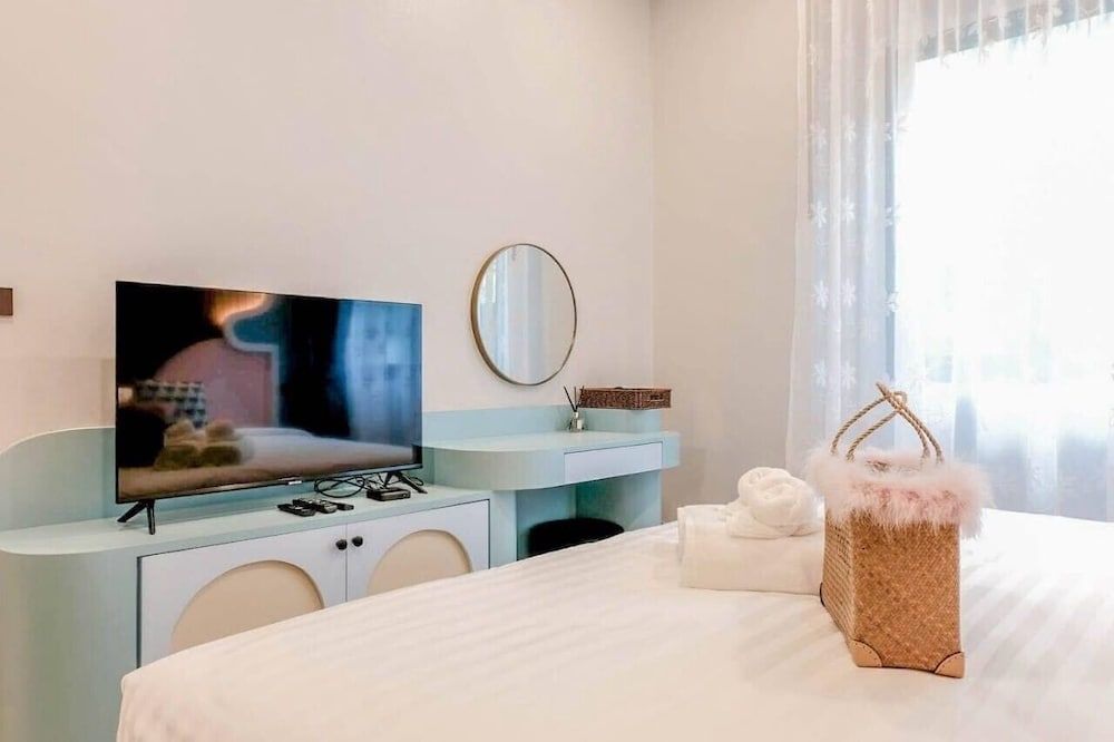 The Tropical Pool Villa Ao Nang Comfort Villa, 3 Bedrooms, Balcony 3