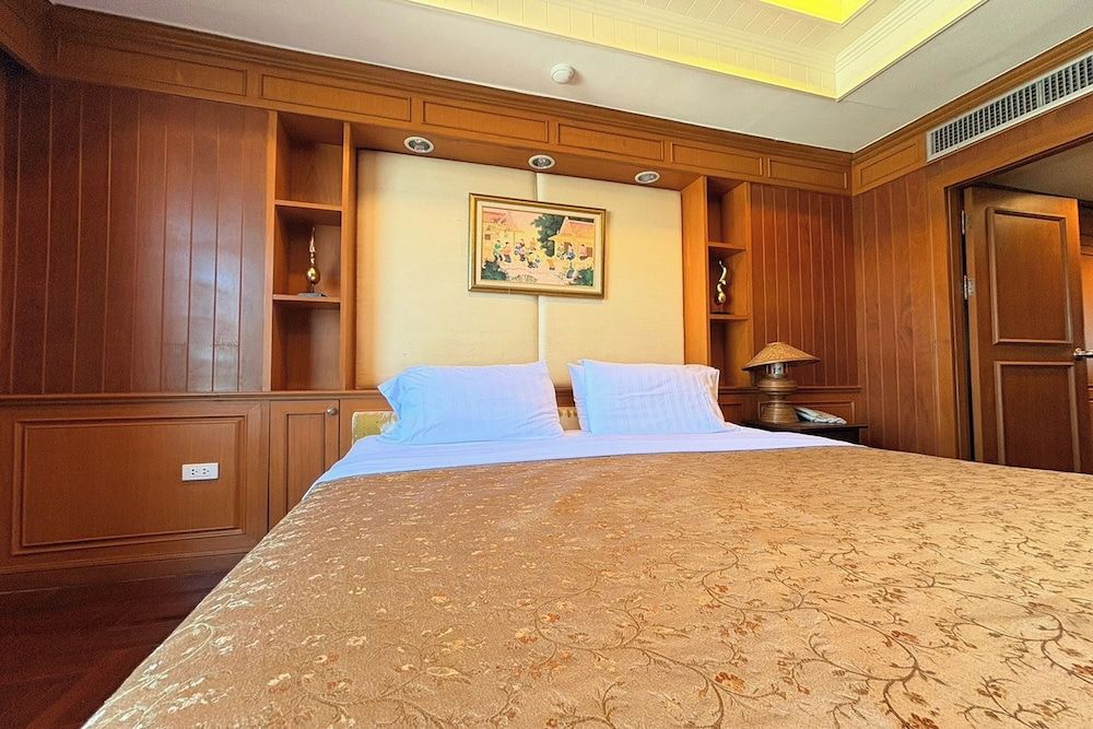 Taksila Hotel Grand Suite 9