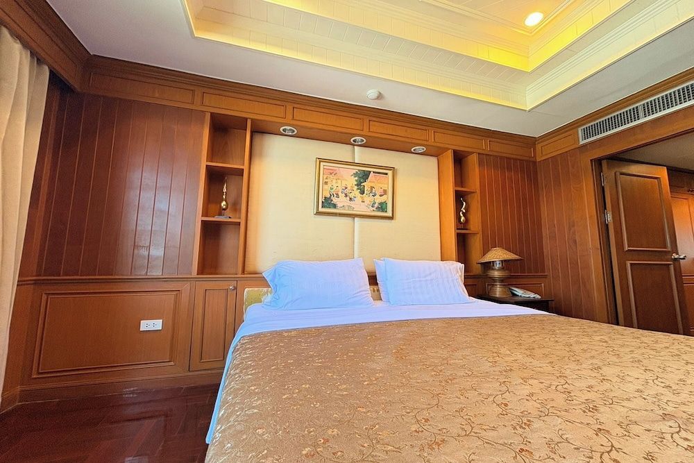 Taksila Hotel Grand Suite 10