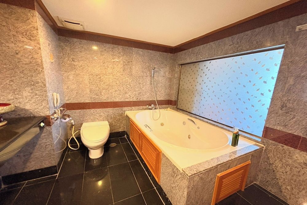 Taksila Hotel Grand Suite 16