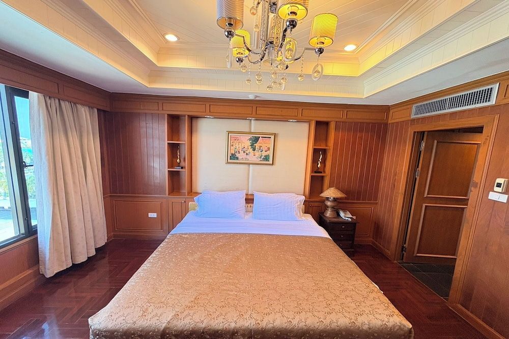 Taksila Hotel Grand Suite 2
