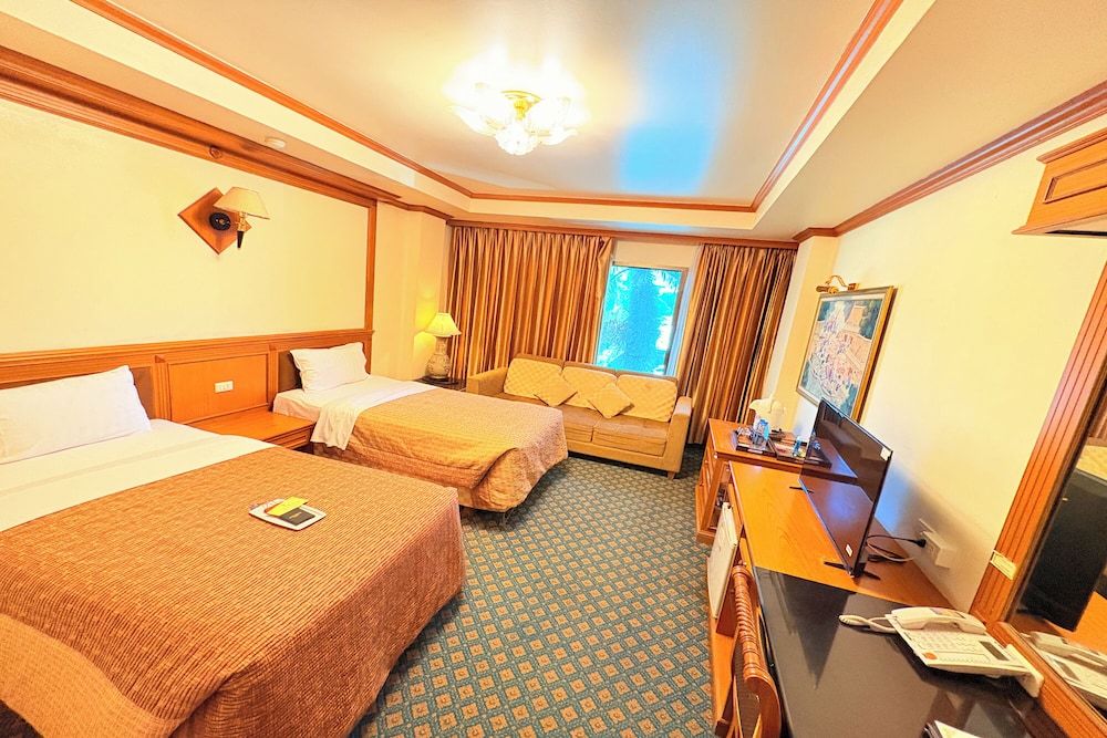 Taksila Hotel Deluxe Twin Room 10