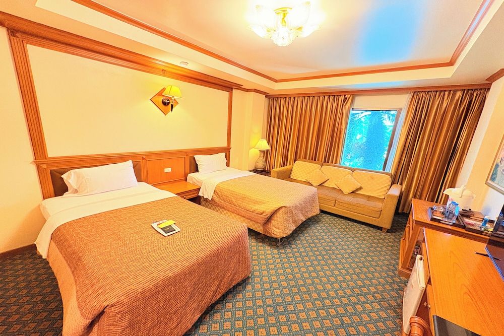 Taksila Hotel Deluxe Twin Room 4