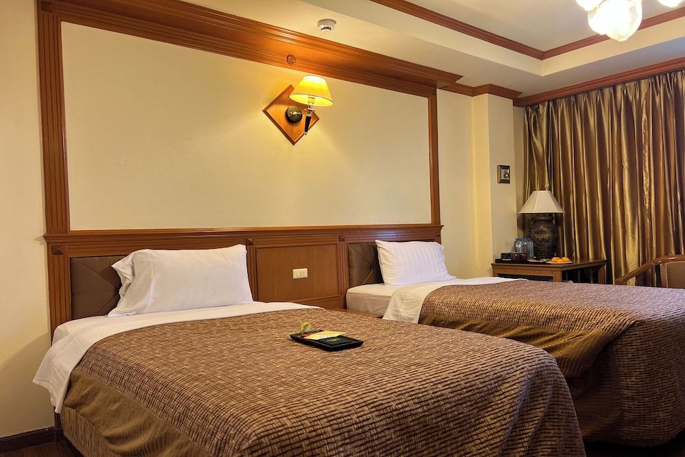 Taksila Hotel Junior Suite Twin 6