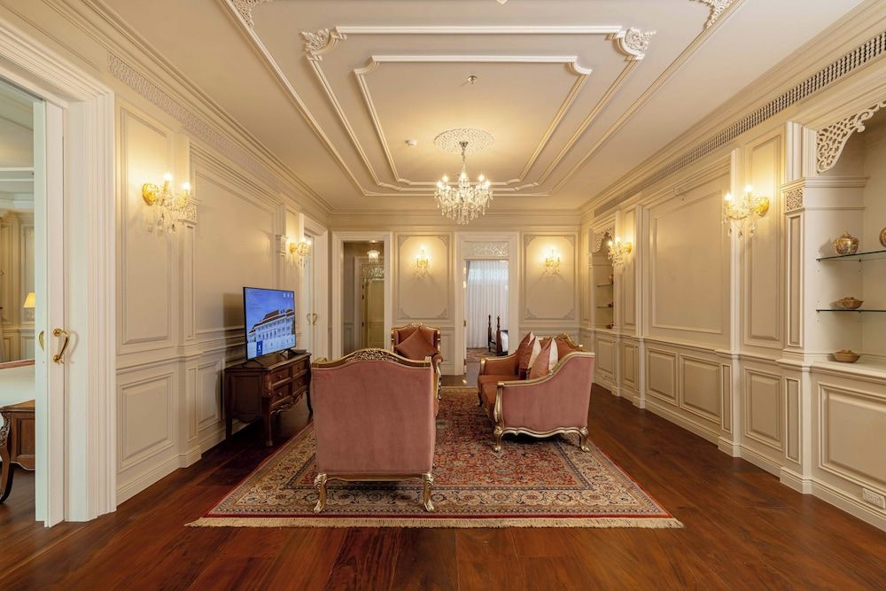 Ping Pura Riverside Resort & Spa Presidential Suite, Balcony, City View 2