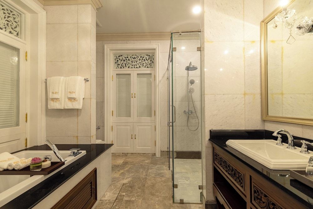 Ping Pura Riverside Resort & Spa Presidential Suite, Balcony, City View 5