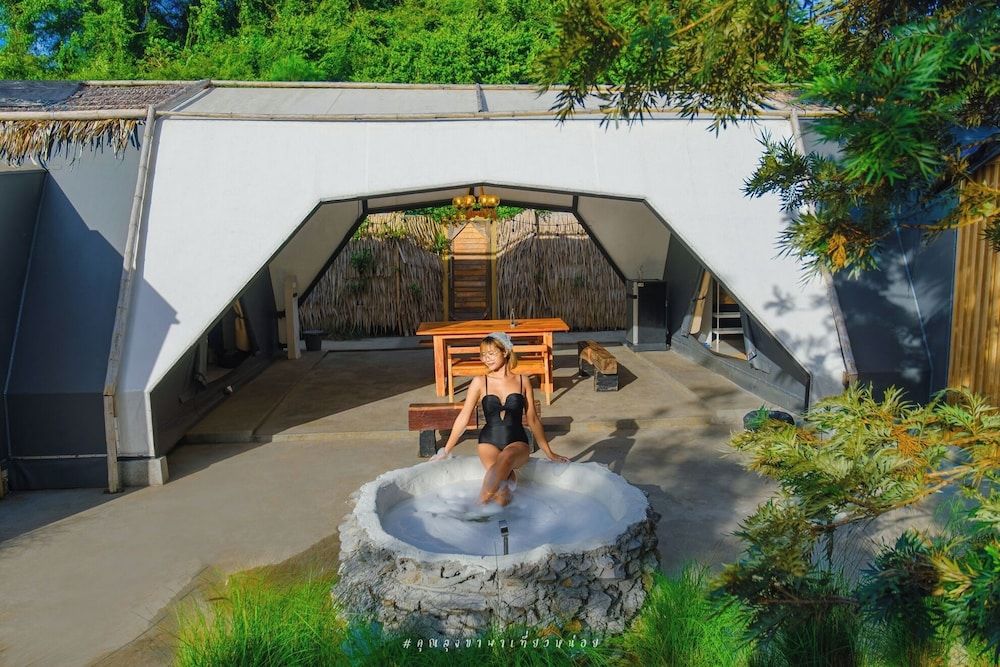 Dual Cabin Glamp Onsen
