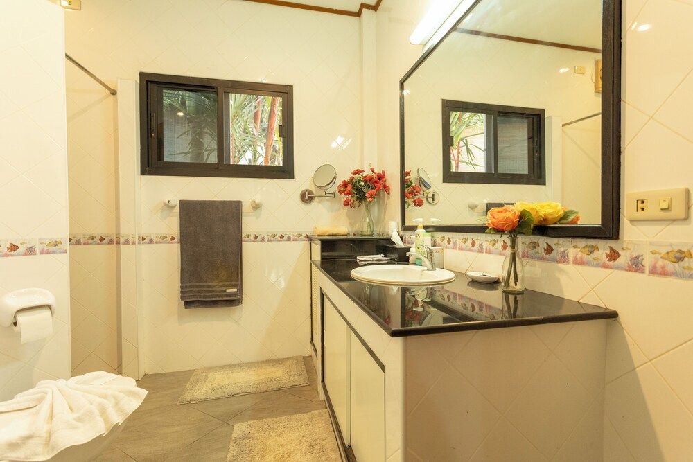 Thai-Style Villa with Charm V114 Villa, Balcony 5