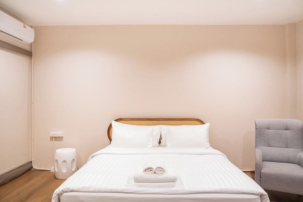 Trat Hometown Standard Room 5