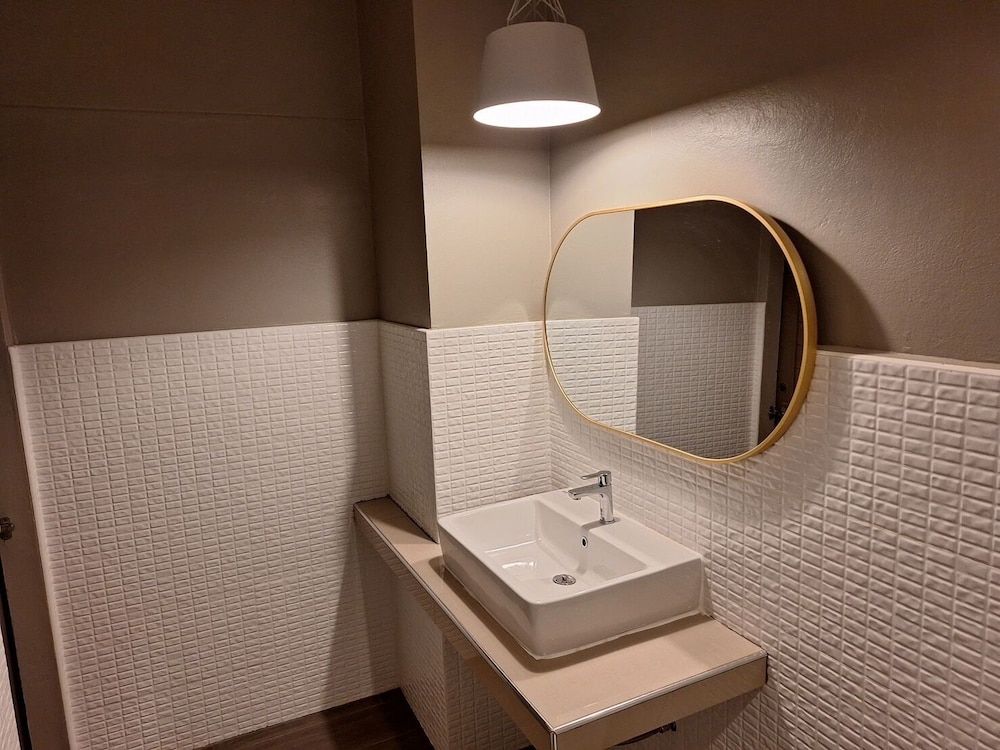 Trat Hometown Deluxe Room, City View 16