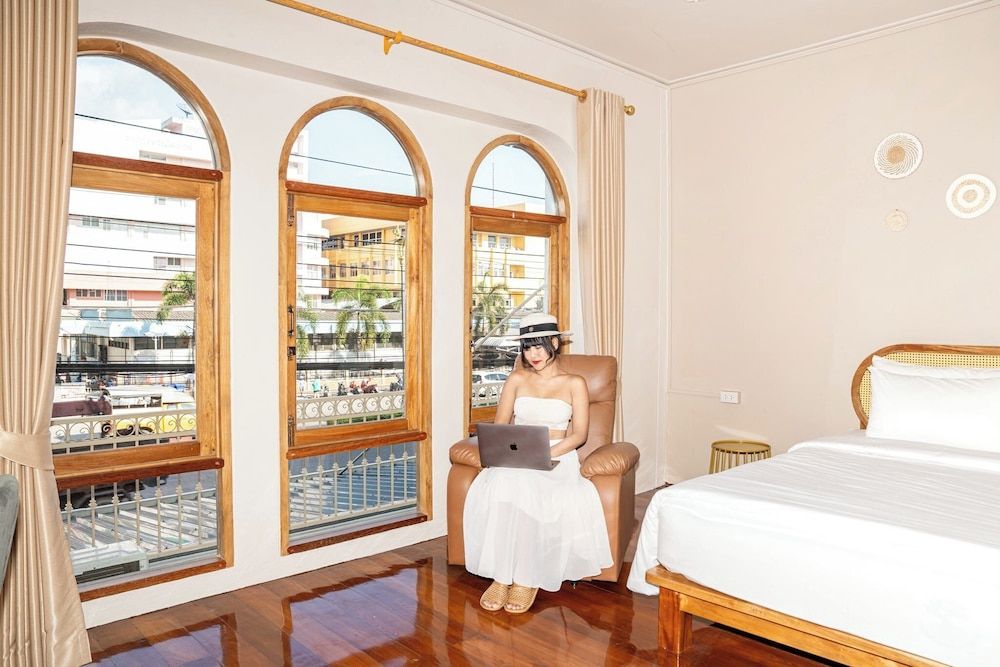 Trat Hometown Deluxe Room, City View 14