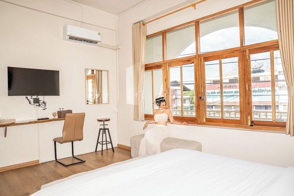 Trat Hometown Superior Room, City View 12