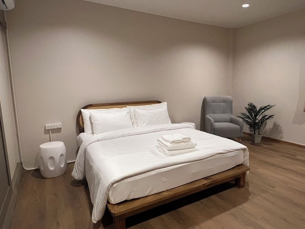 Trat Hometown Standard Room 3