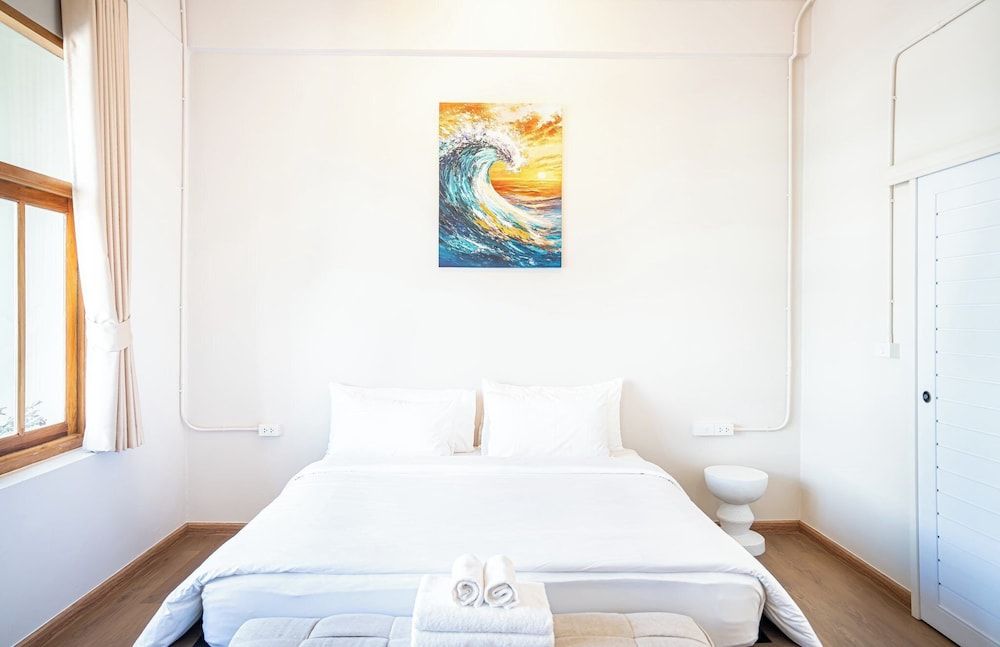 Trat Hometown Superior Room, City View 8