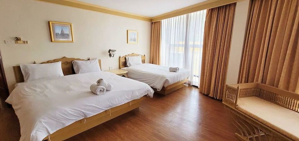 Neptuna Kata Beach Phuket Deluxe Room, Bathtub, City View 6