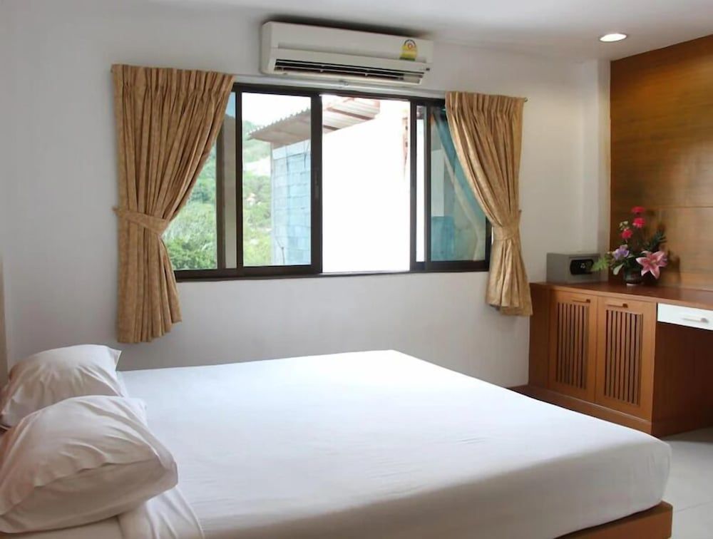 Neptuna Kata Beach Phuket Superior Double Room, City View 8