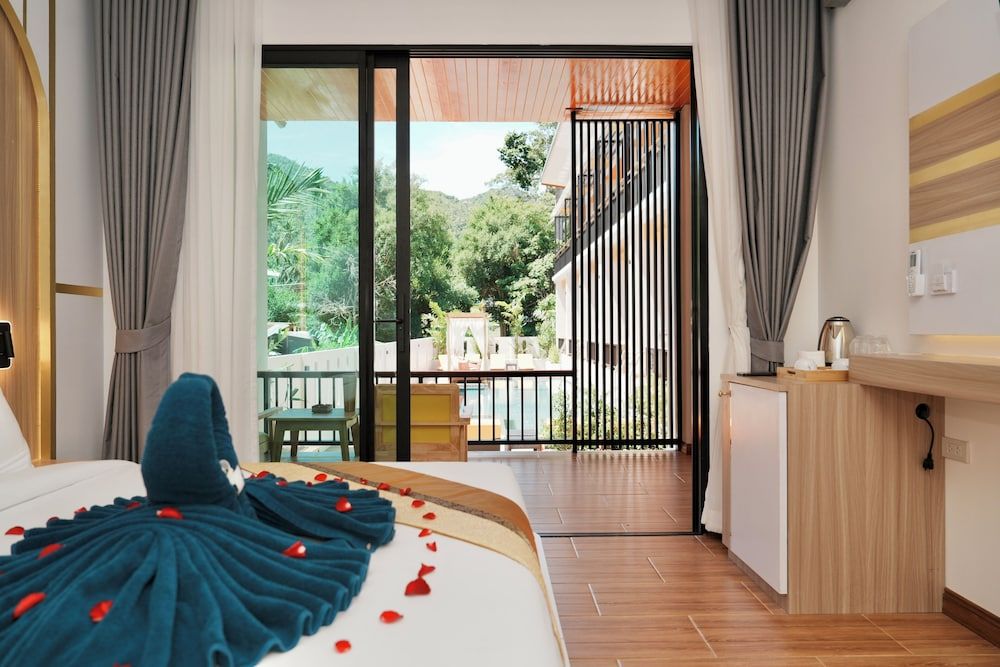 mar ozo kohtao Superior Room, Pool View 3