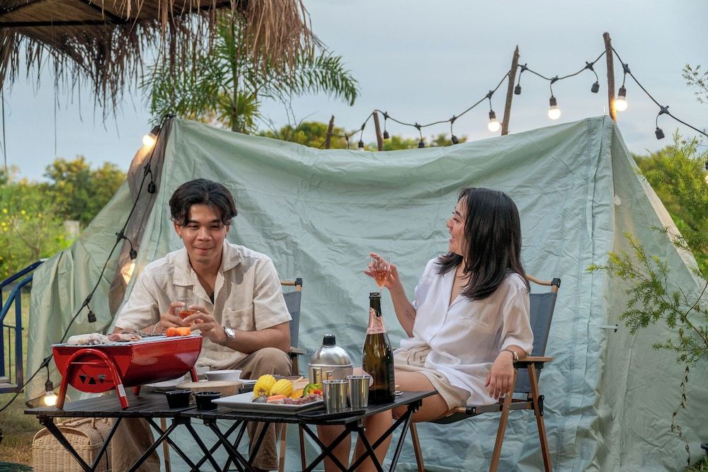 Economy Tent, Garden View
