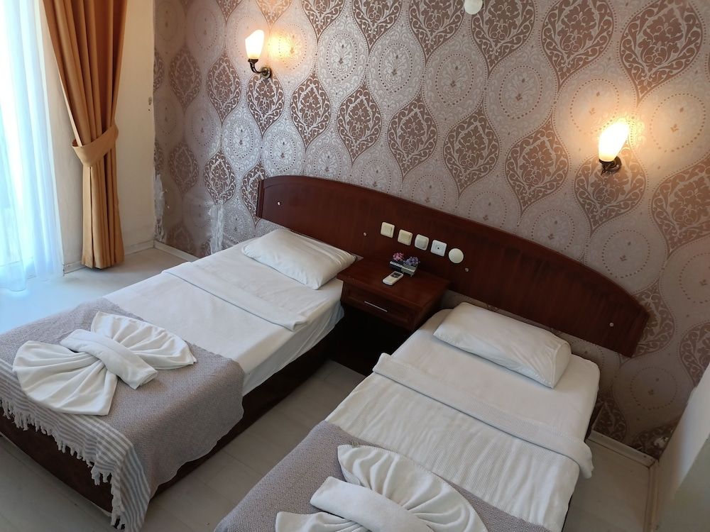 Standard Double or Twin Room, Pool View