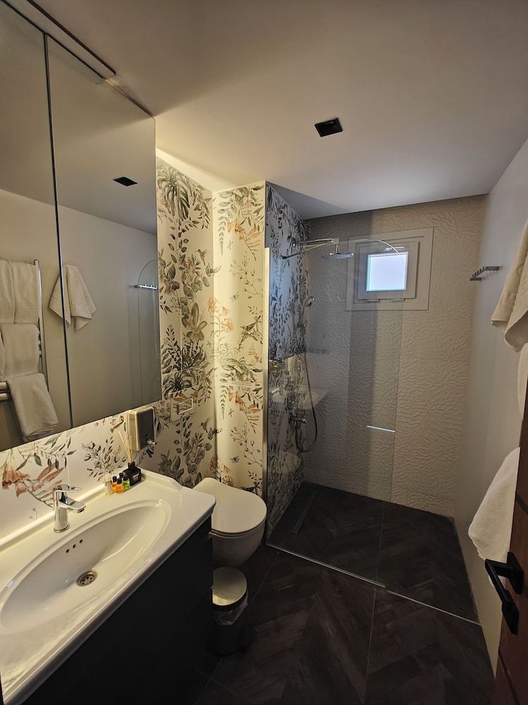 IDAOLEA.ASSOS Deluxe Double Room 6