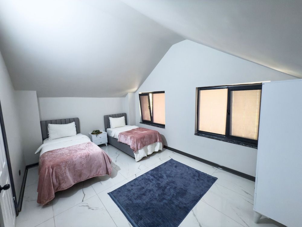 adesa viev villas Luxury Villa, Lake View 5