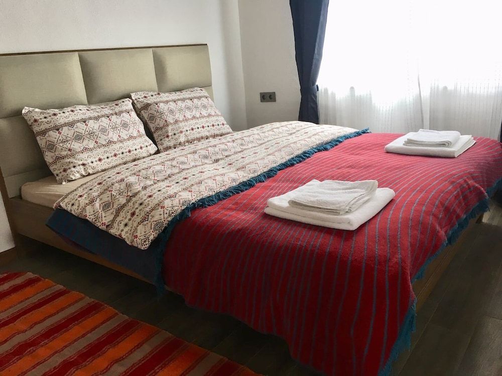 Family Chalet, 2 Bedrooms, Fireplace, Mountain View