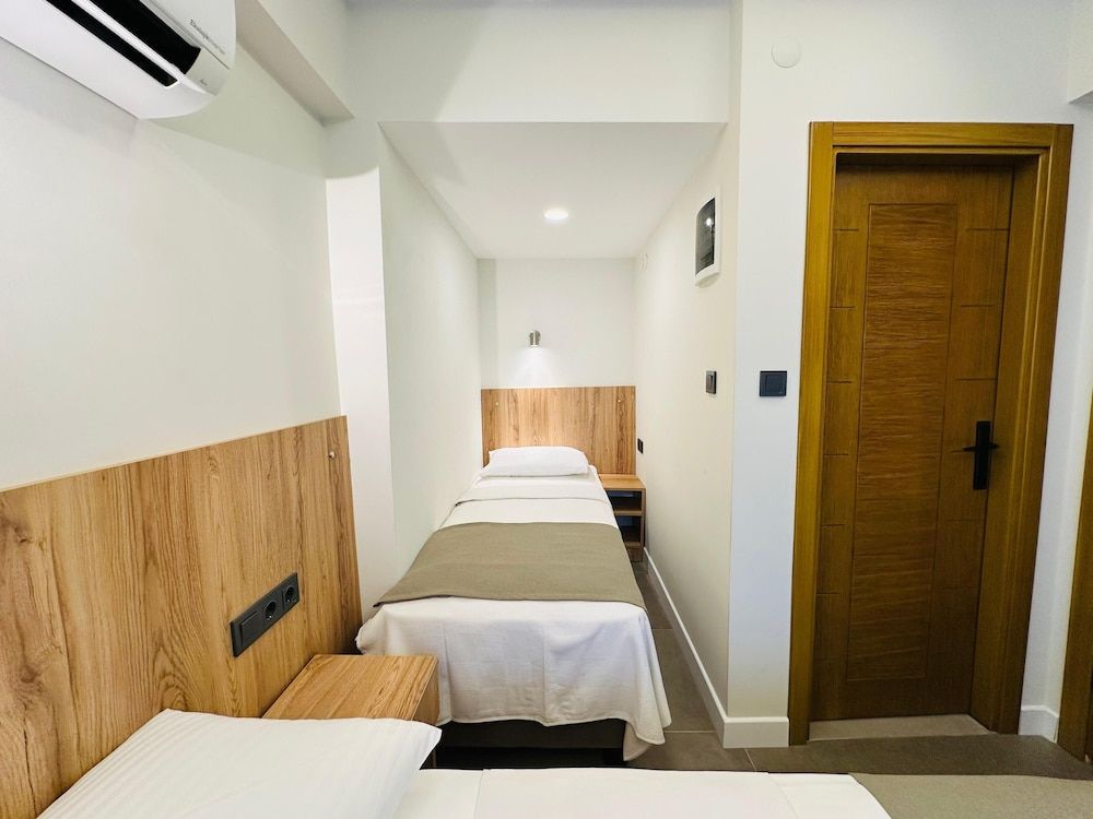YAKIN PANSİYON Deluxe Twin Room 3