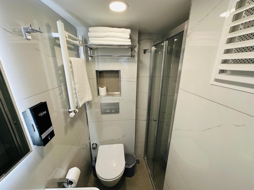 YAKIN PANSİYON Standard Double Room, City View 4