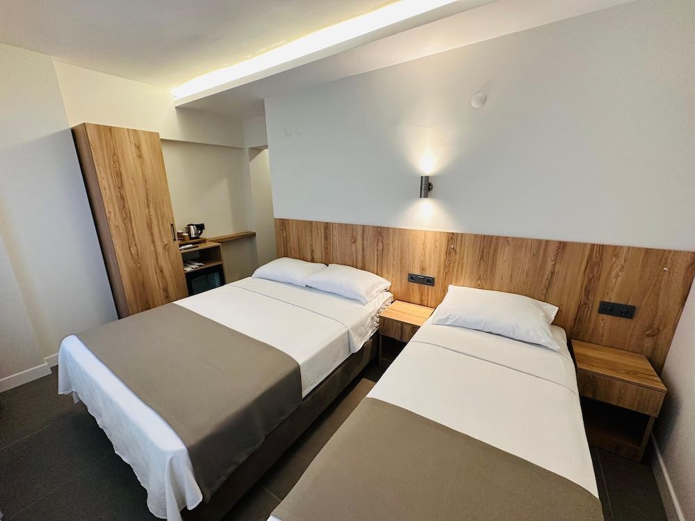 YAKIN PANSİYON Superior Twin Room, City View 2