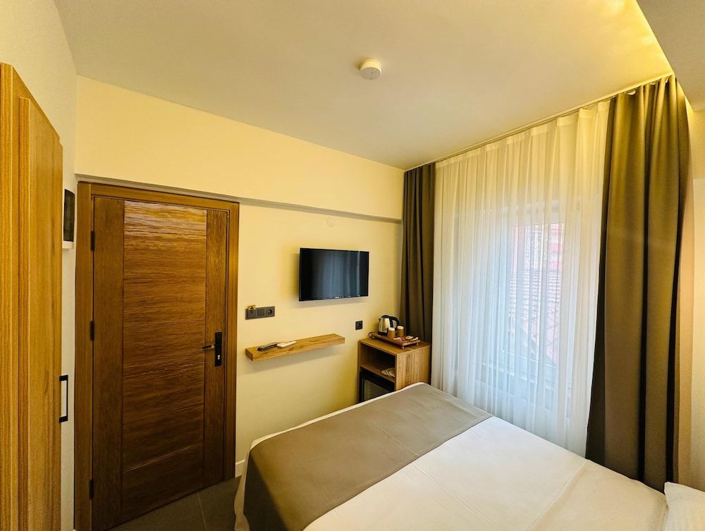 YAKIN PANSİYON Standard Double Room, City View 3