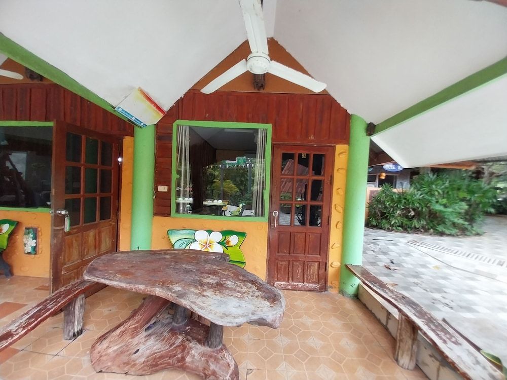 Bamboo River House Kaeng Krachan Family Double Room 4