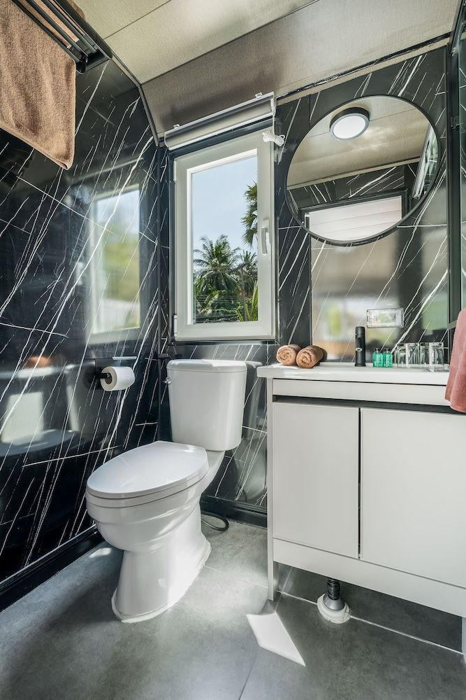 Apple House Classic Double Room, Lanai 14